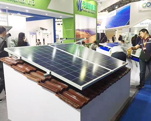 Attend exhibitions2