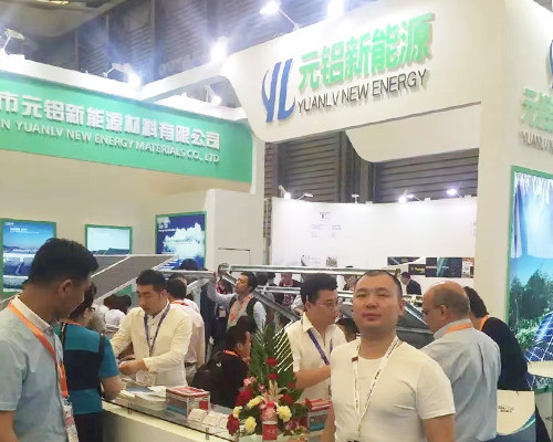 Attend exhibitions3